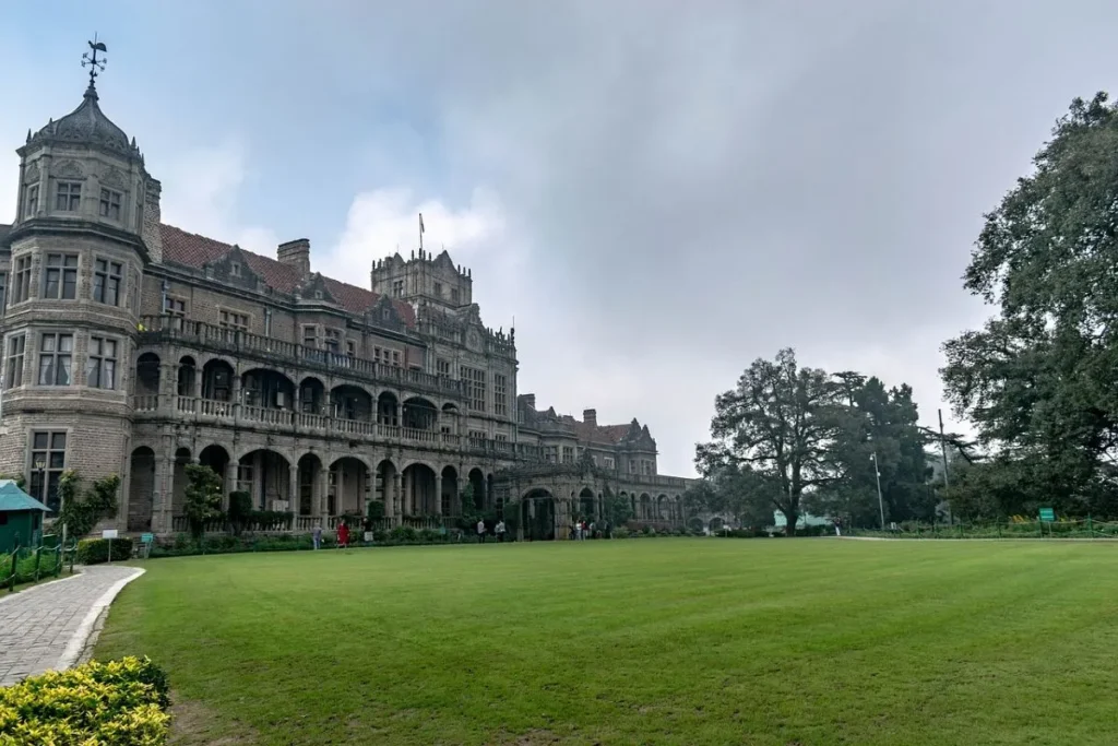 Beautiful view of Rashtrapati Niwas Shimla