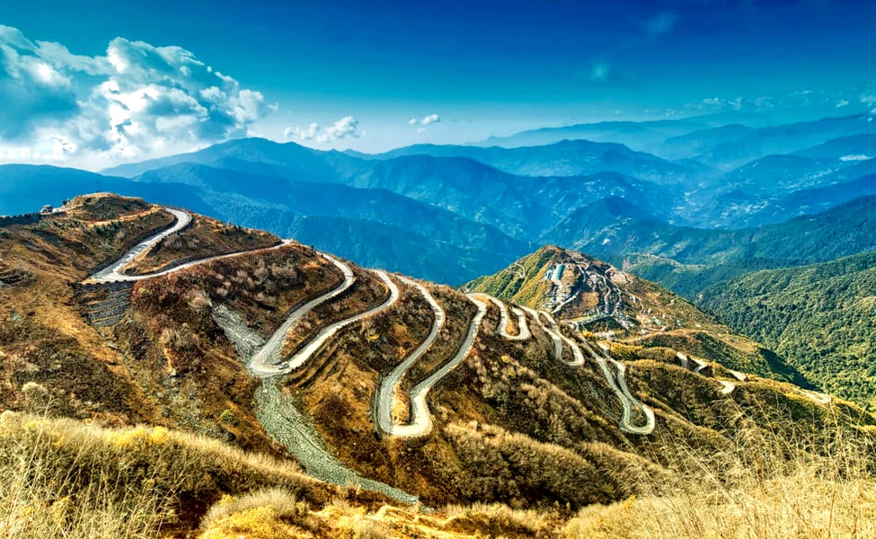 Reaching Zuluk Hamlet in Sikkim by road